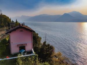 Varenna Wonders by Quokka 360 - Lakeside Villa with Breathtaking View