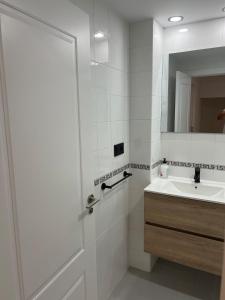 Olivar Bormujos University Parking with charger