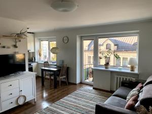 Bright and cozy apartment in the city center with balcony