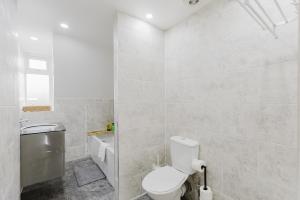 Bright 2BD Maisonette - Kennington!