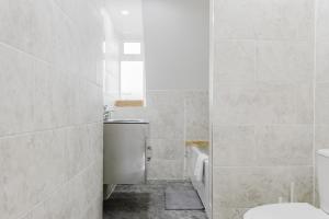 Bright 2BD Maisonette - Kennington!