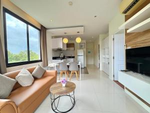 Cozy 2 Bedrooms - The Lago Nai Harn by AHP
