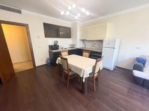 Port Palace Apartment