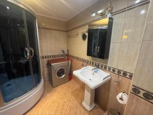 Port Palace Apartment