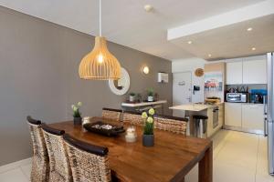 Beachfront Apt Kite Beach with Table Mtn View Horizon Bay 501