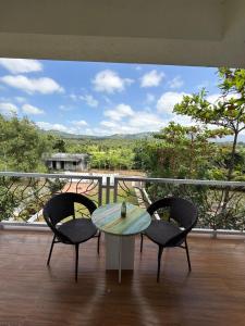 Estillo -River touch, Mountain view