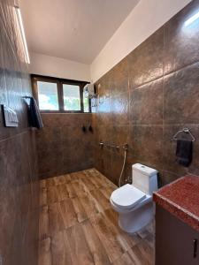 Estillo -River touch, Mountain view