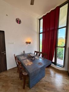 Estillo -River touch, Mountain view