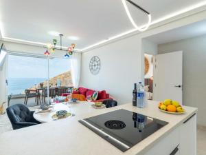Rhythm of Andalusia –2 Bed Apartment with Sea View