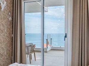 Rhythm of Andalusia –2 Bed Apartment with Sea View