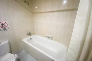 RedDoorz Plus at Plaza Hotel Tanjung Pinang