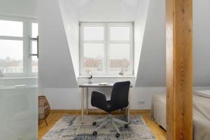 Charming Apartment in a Perfect Location Suitable for 4 People by Noclegi Renters