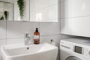 Cute and Cozy Guesthouse near Water