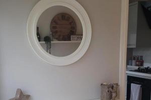 3 bedroom Sleeps 6 free parking