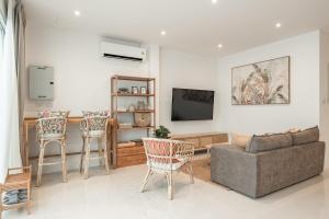 Nai Harn Beach Holiday Home - Rawai 4bdr