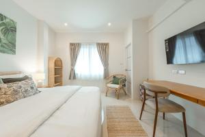 Nai Harn Beach Holiday Home - Rawai 4bdr