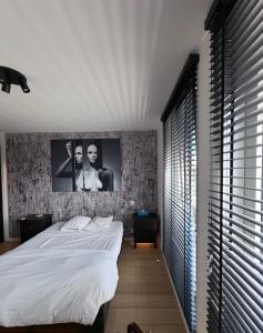 Refined apartment with terraces