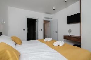 Villa LaLuna with heated pool