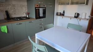 Lakeview Balcony Apartment in Bolsena