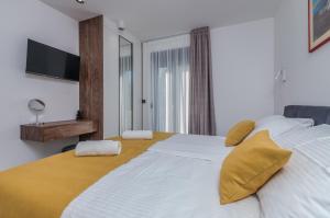 Villa LaLuna with heated pool