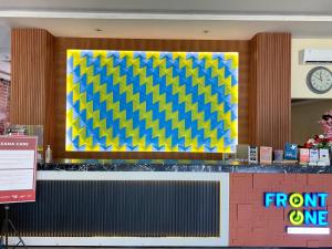 Front One Hotel Purwodadi