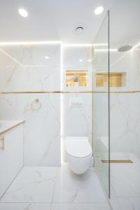 Glam apartments with mezzanine in the center by City Host