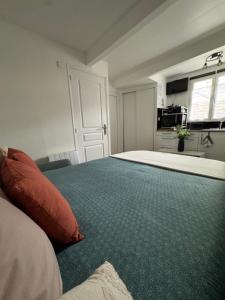 Studio avec mezzanine Paris 30 min Wi-Fi rapide