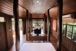 Cyngam Retreat- A private pool villa with service