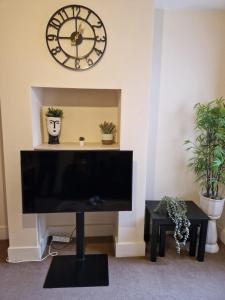 Entire house in the heart of Reading for contractors and short term breaks