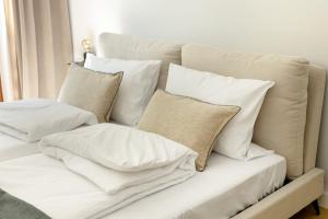 Luxurious Apartment with a Terrace and Garage - Grzybowska