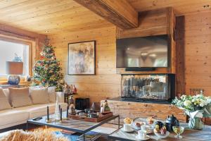 Chalet Ysalpe - Vue montagne hammam sauna jacuzzi et salle cinéma