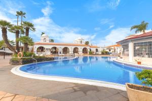 Luxury house with 3 bedrooms and ocean and mountain views