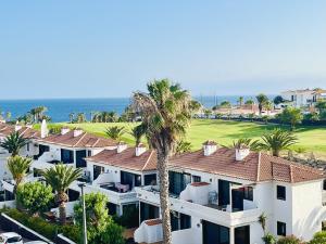 Luxury house with 3 bedrooms and ocean and mountain views