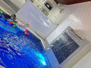 3BR Home Near Clark Airport-Private Pool-Parking-Kitchen-Hi Speed WiFi and Entertainment