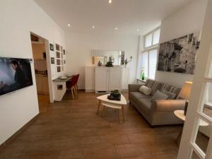 Altbau trifft auf Moderne - neuwertige Komfortwohnung für bis 2 Personen