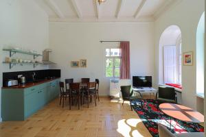 Charming 2BR Apt in Old Tbilisi