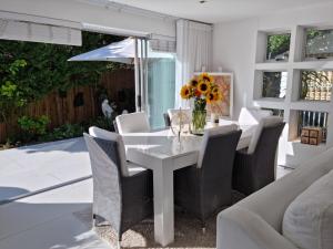 A stunning one bedroom outside Vibe to the Max