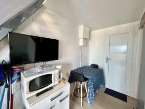 Studio Cap dAgde CT375-085