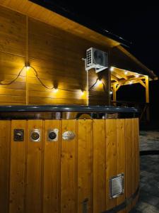 Domek z Jacuzzi i Kominkiem na Wyłączność - Prywatność, Natura, Relaks