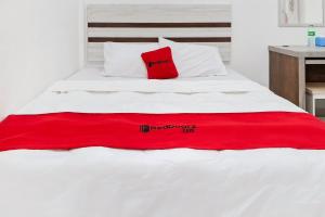 RedDoorz Syariah near Tanjung Pinang City Center