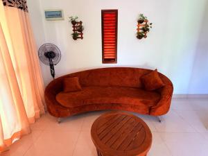 EliannaTransit Villa 10 Min from Bandaranaike Airport, Fully Furnished 1- Bedroom with AC & Kitchen