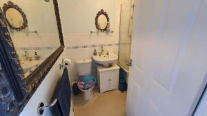 Rosa House - 2BR, Ensuite, Netflix, Travel