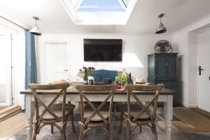 Sennen Sands- Free Parking - Free WiFi - Self Check In - Close to Beach - Pets Welcome