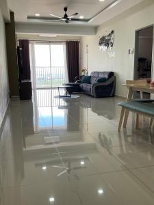 High Floor View,Cozy Balcony,9Pax,Netflix & Wifi,The Venus Sitiawan