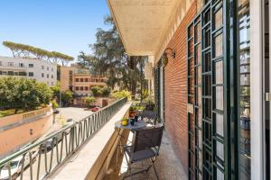 Bright Family 5BR Apartment in Parioli