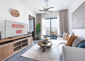 Free housekeeping visits during your stay - StayShort - Meydan One sleeps 4 close to Meydan Racecourse