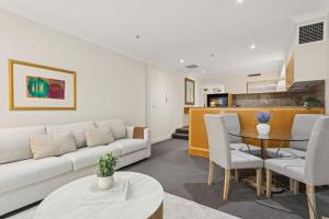 Stylish Studio Apartment In The Heart of Sydney!