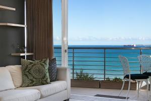 Chic Beachfront Apt with Table Mountain Views Horizon Bay 902