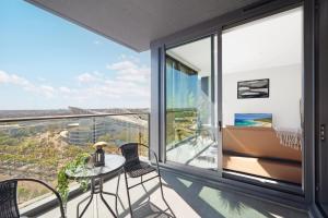 AccorView Luxury 1BR Suite Pool Gym Parking