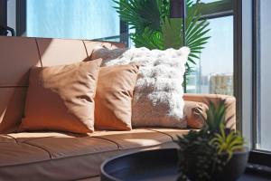 AccorView Luxury 1BR Suite Pool Gym Parking